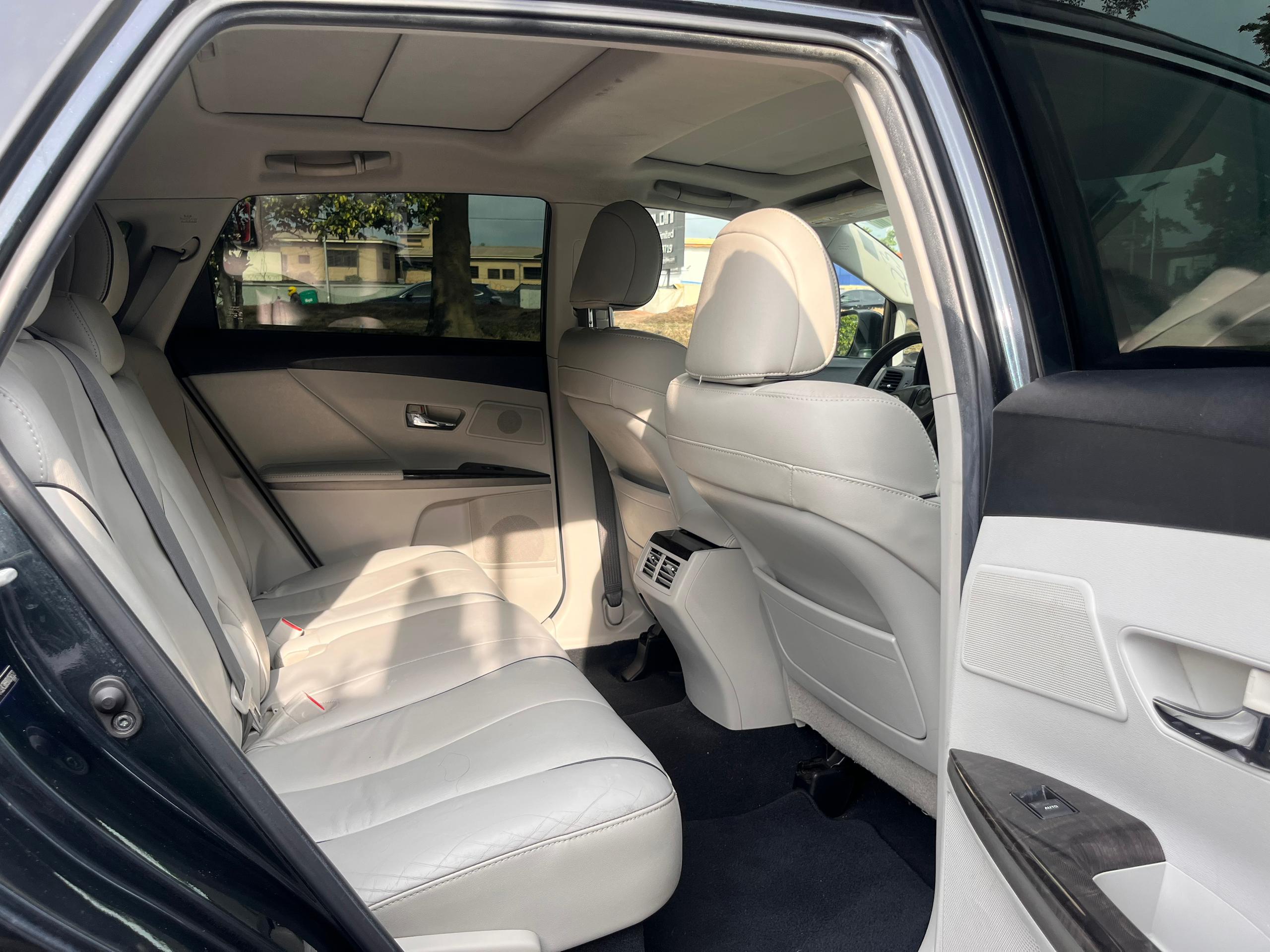 Toyota Venza 2013, Dark Blue SUV — photo 3