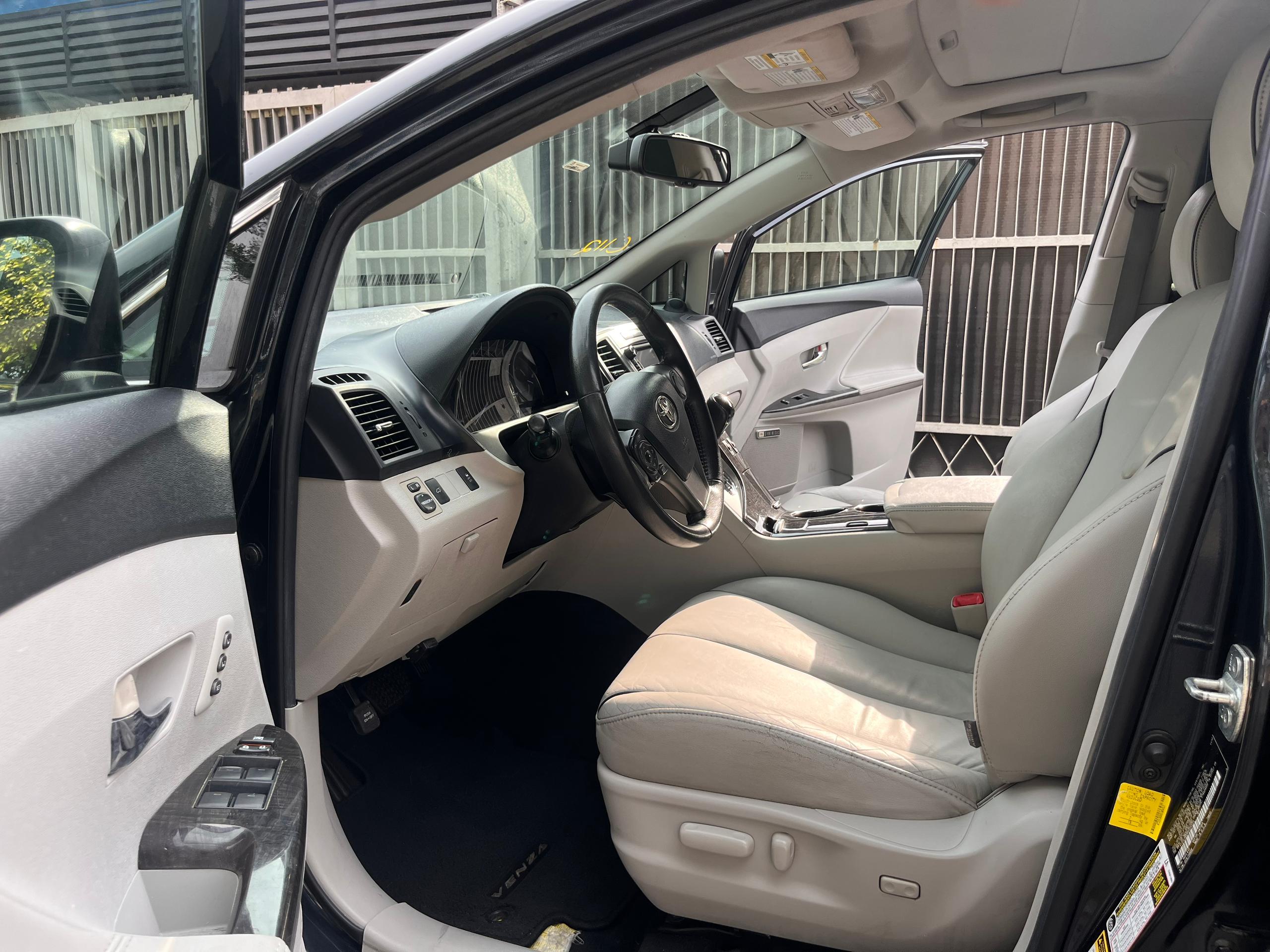 Toyota Venza 2013, Dark Blue SUV — photo 8