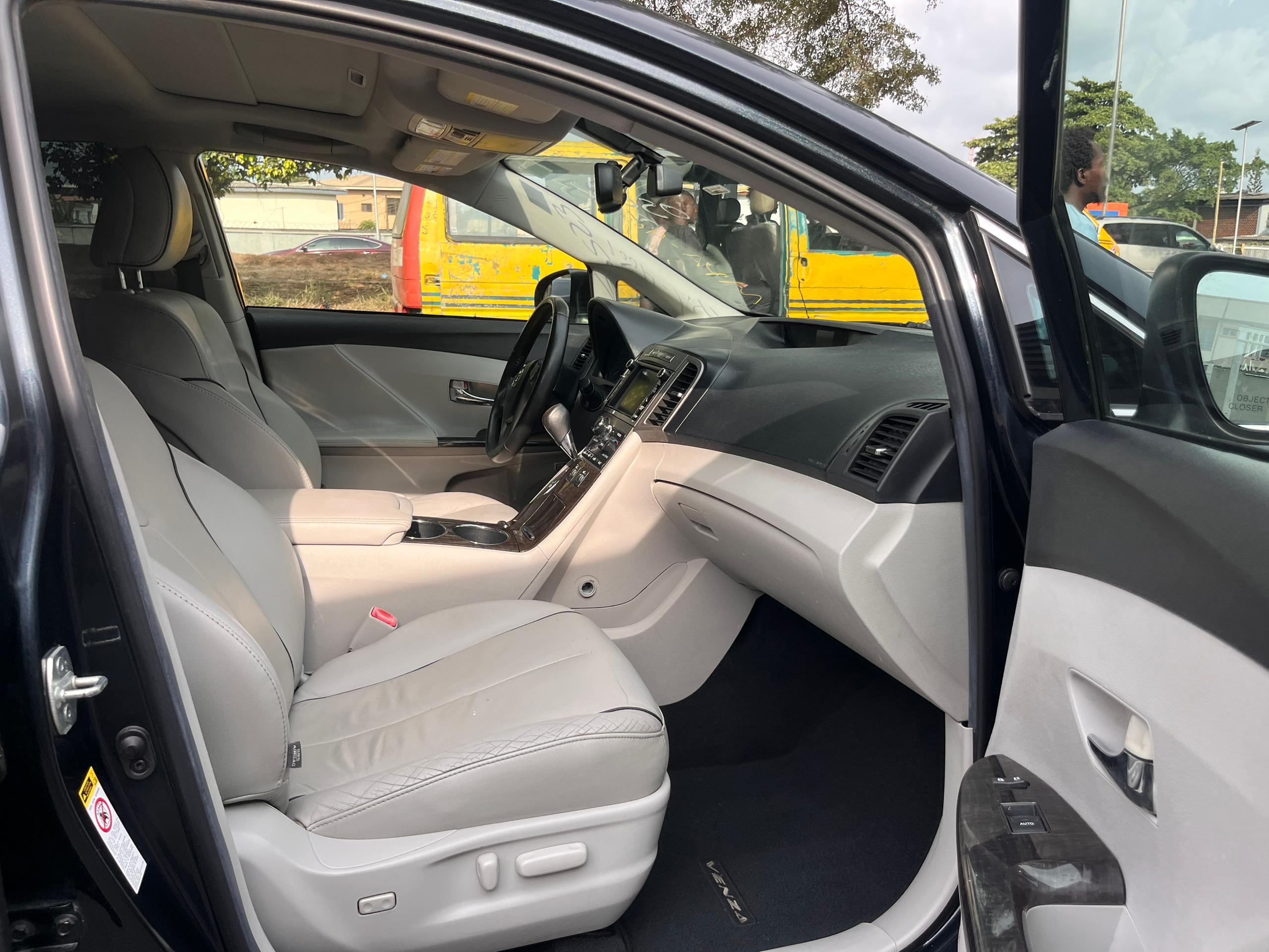 Toyota Venza 2013, Dark Blue SUV — photo 9