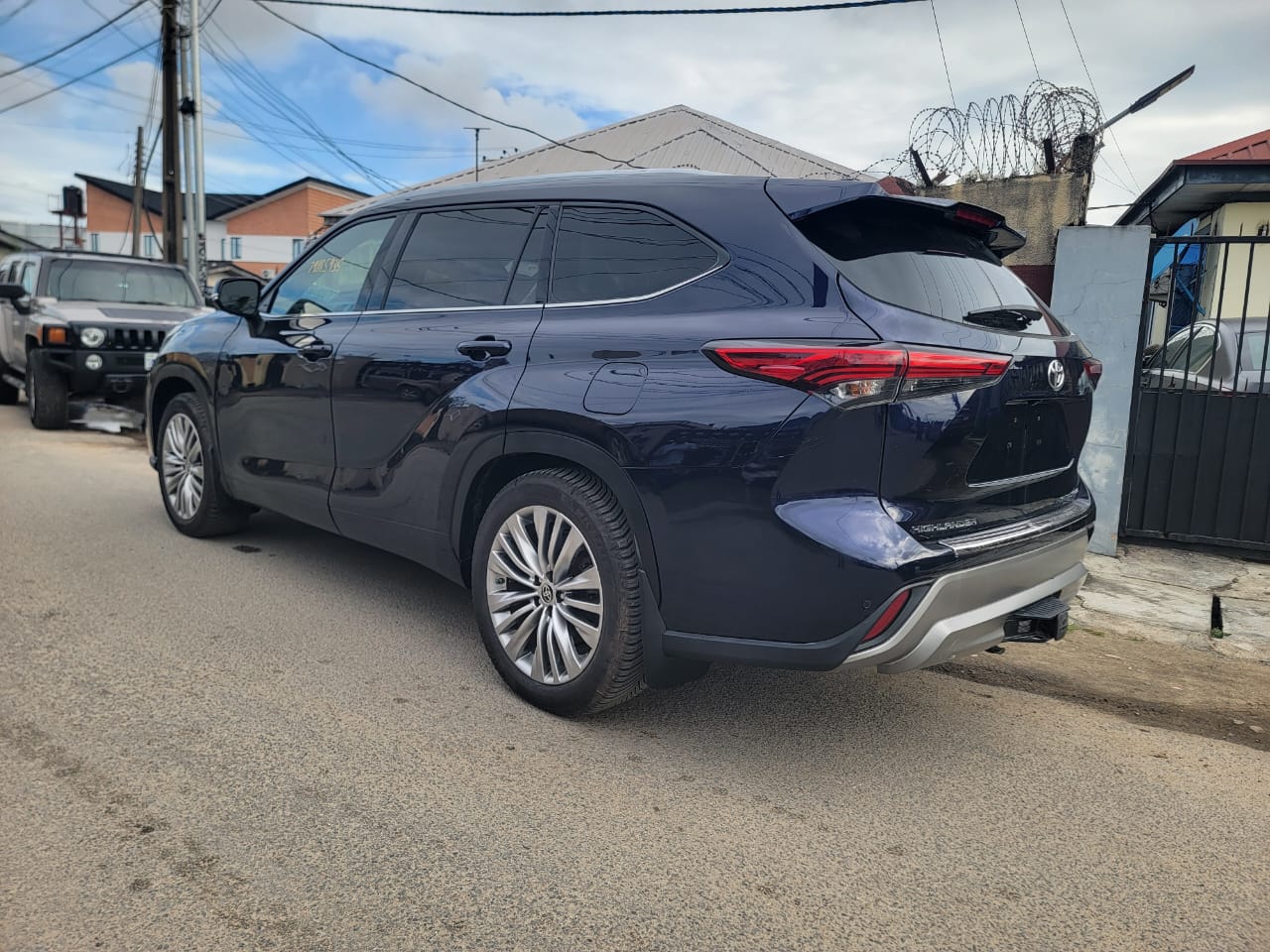 Toyota Highlander Platinum AWD, Dark Blue SUV — photo 5