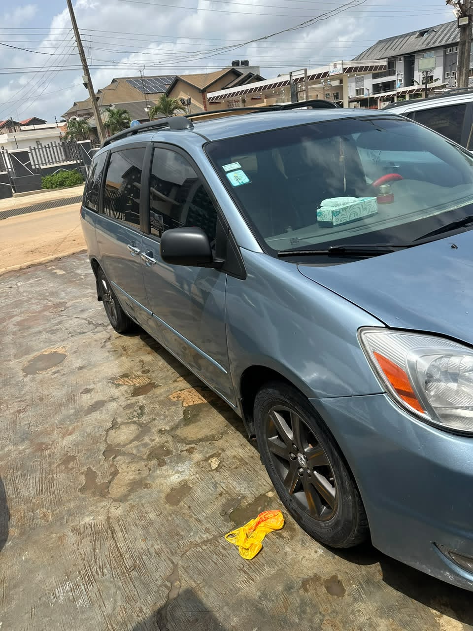 Toyota Sienna XLE, Blue MPV for Sale