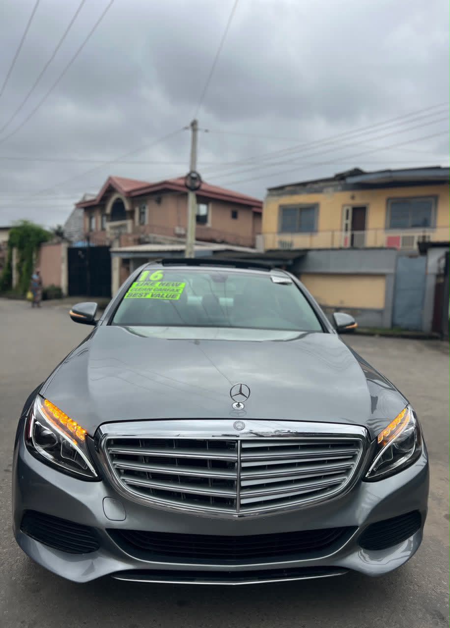 Mercedes-Benz C300 4MATIC, Grey Sedan C-Class