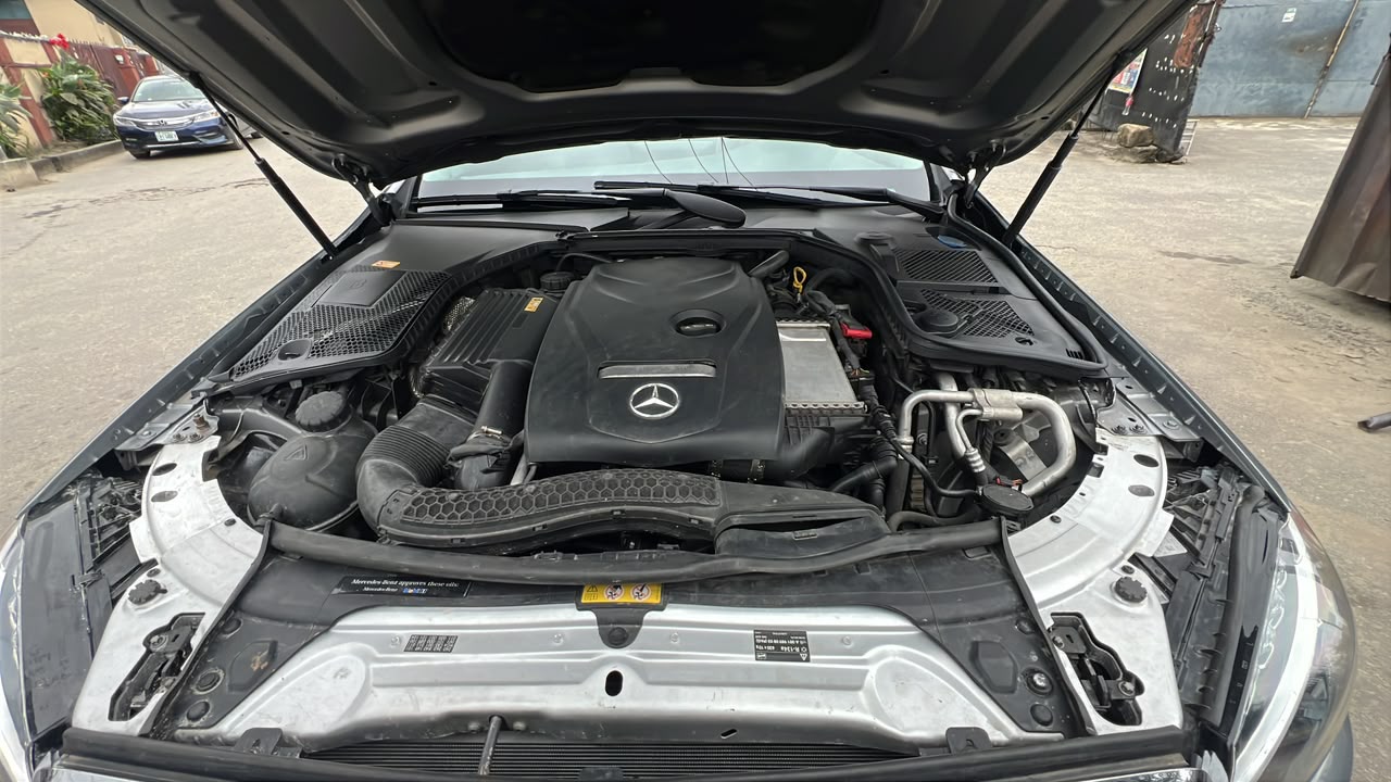 Mercedes-Benz C300 4MATIC, Grey Sedan C-Class