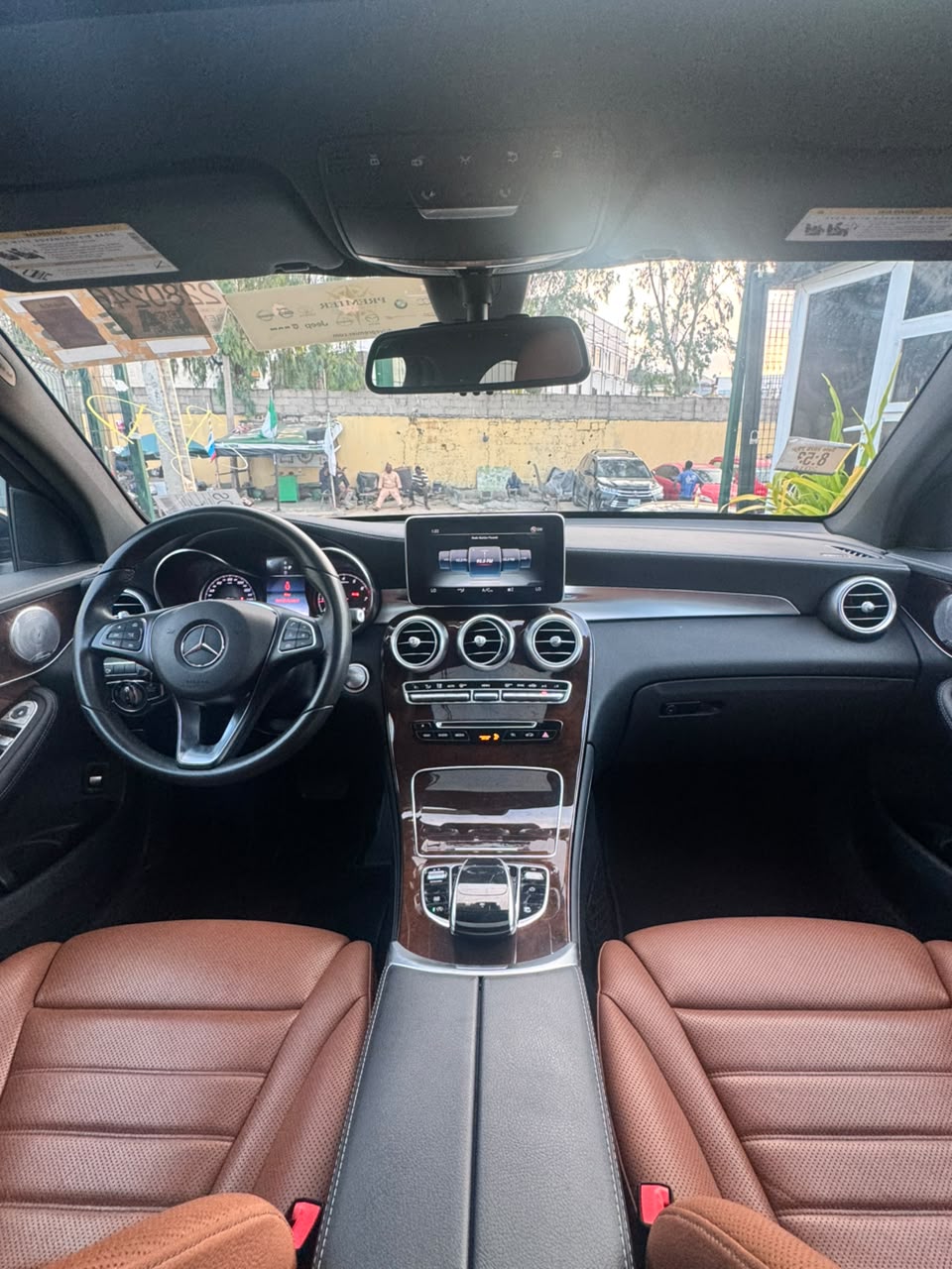 Mercedes-Benz GLC 300 4MATIC, Dark Blue SUV — photo 3
