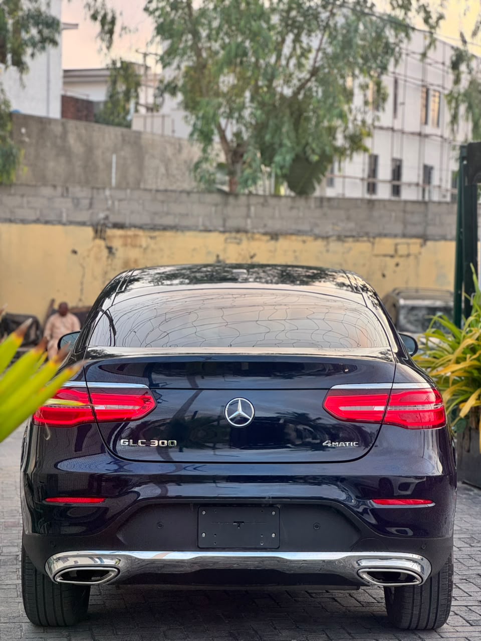 Mercedes-Benz GLC 300 4MATIC, Dark Blue SUV — photo 6