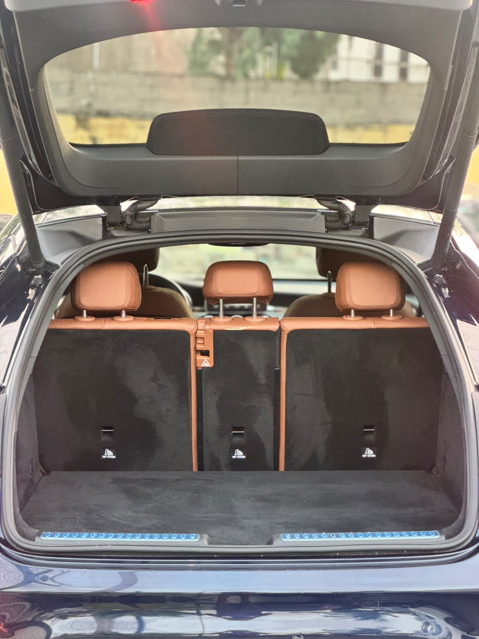Mercedes-Benz GLC 300 4MATIC, Dark Blue SUV — photo 7