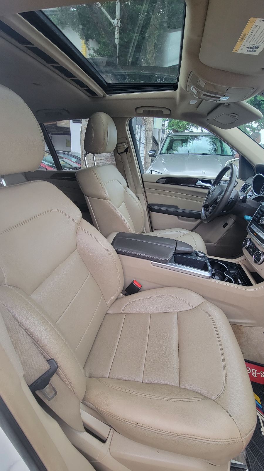 Mercedes-Benz GLE White SUV with Sunroof GLE350