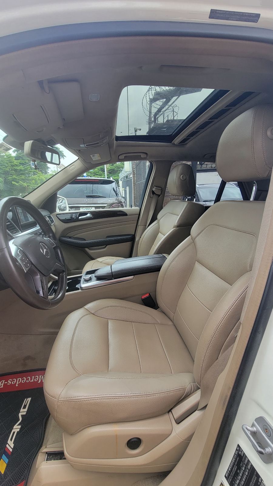 Mercedes-Benz GLE White SUV with Sunroof GLE350