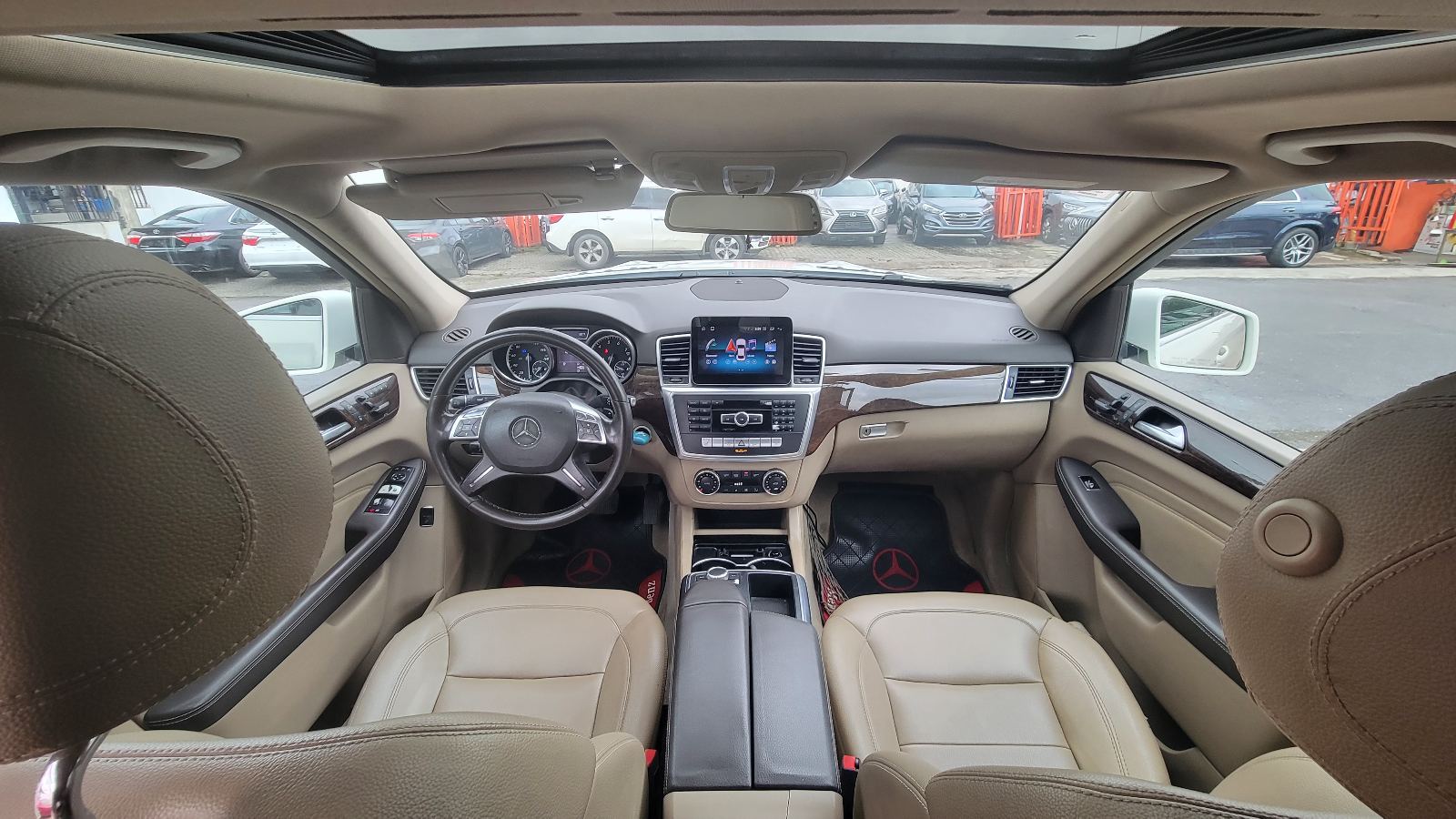 Mercedes-Benz GLE White SUV with Sunroof GLE350
