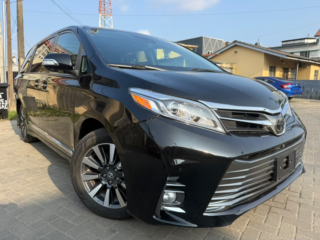 Toyota Sienna Limited, Black MPV