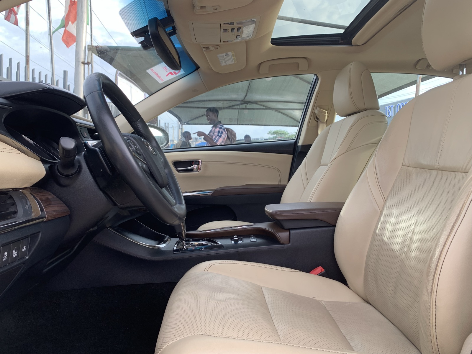 2015 Toyota Avalon Limited Gold Sedan