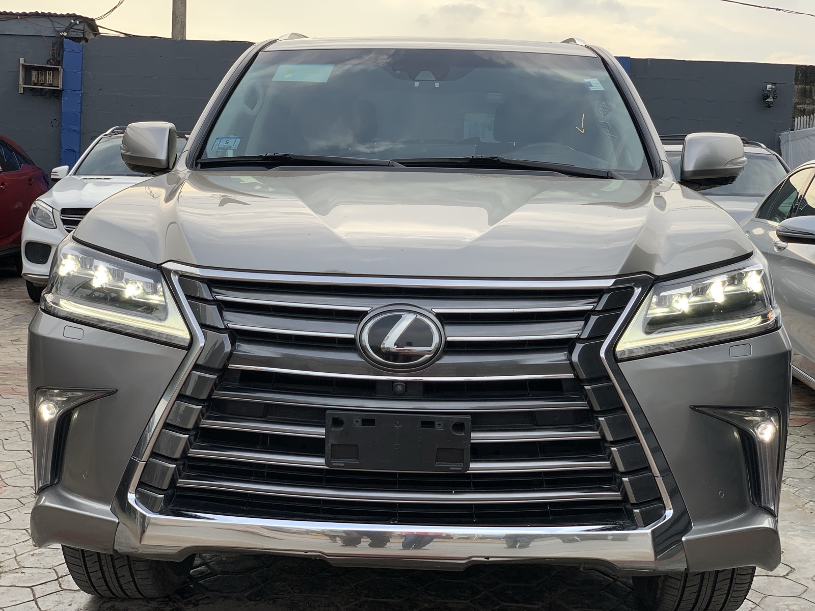 Lexus LX 570 SUV, Silver