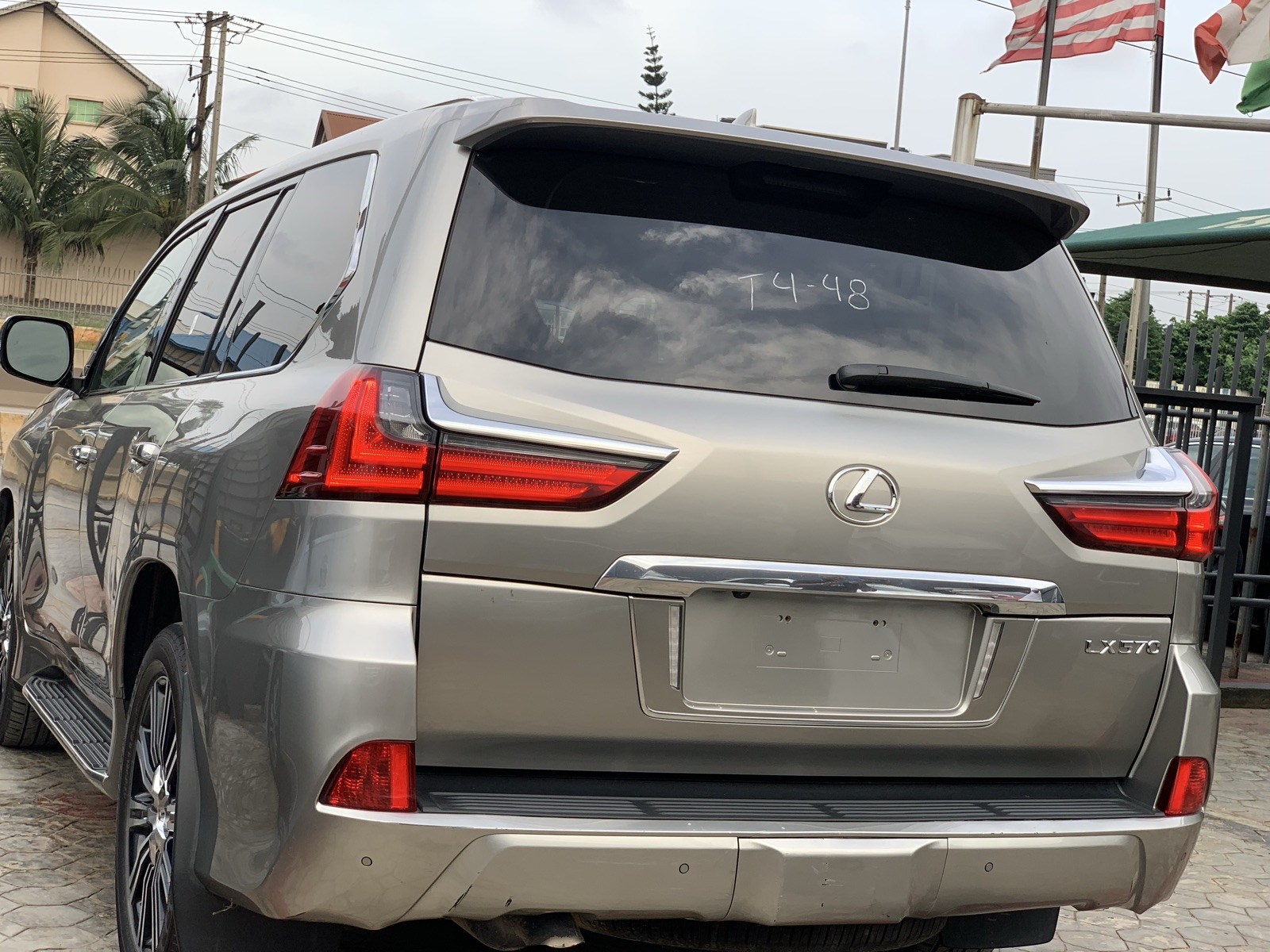Lexus LX 570 SUV, Silver