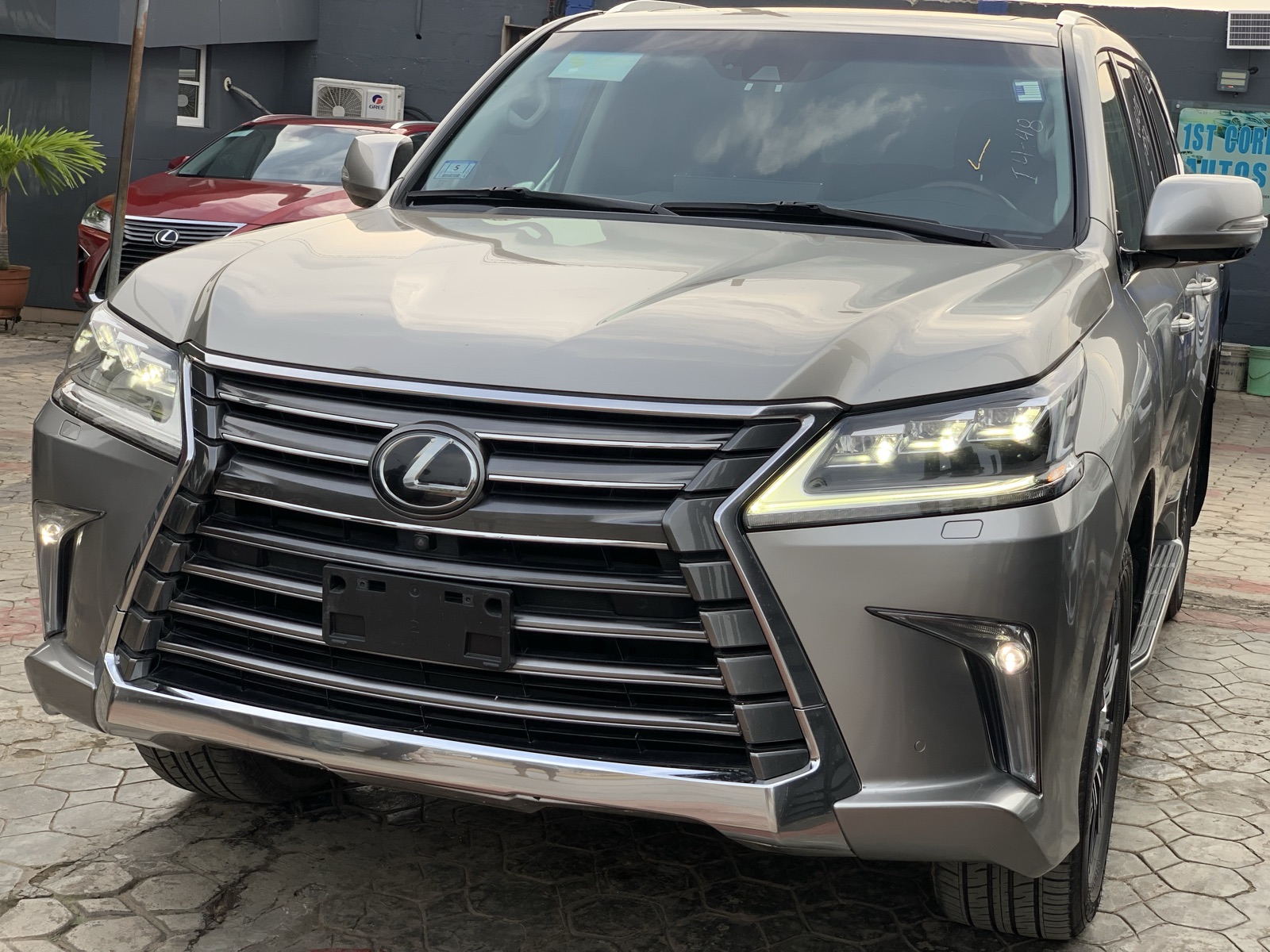 Lexus LX 570 SUV, Silver