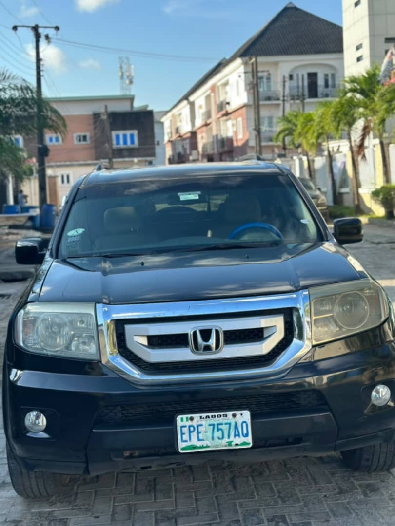 2010 Honda Pilot SUV, Black