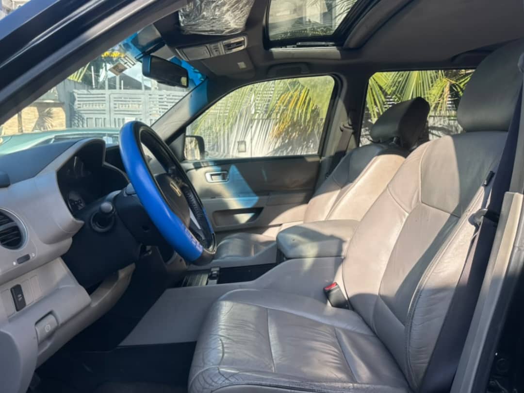 2010 Honda Pilot SUV, Black — photo 5