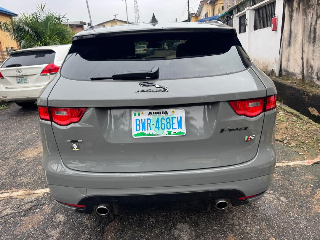 Jaguar F-PACE SUV, Grey with Black Rims — photo 3