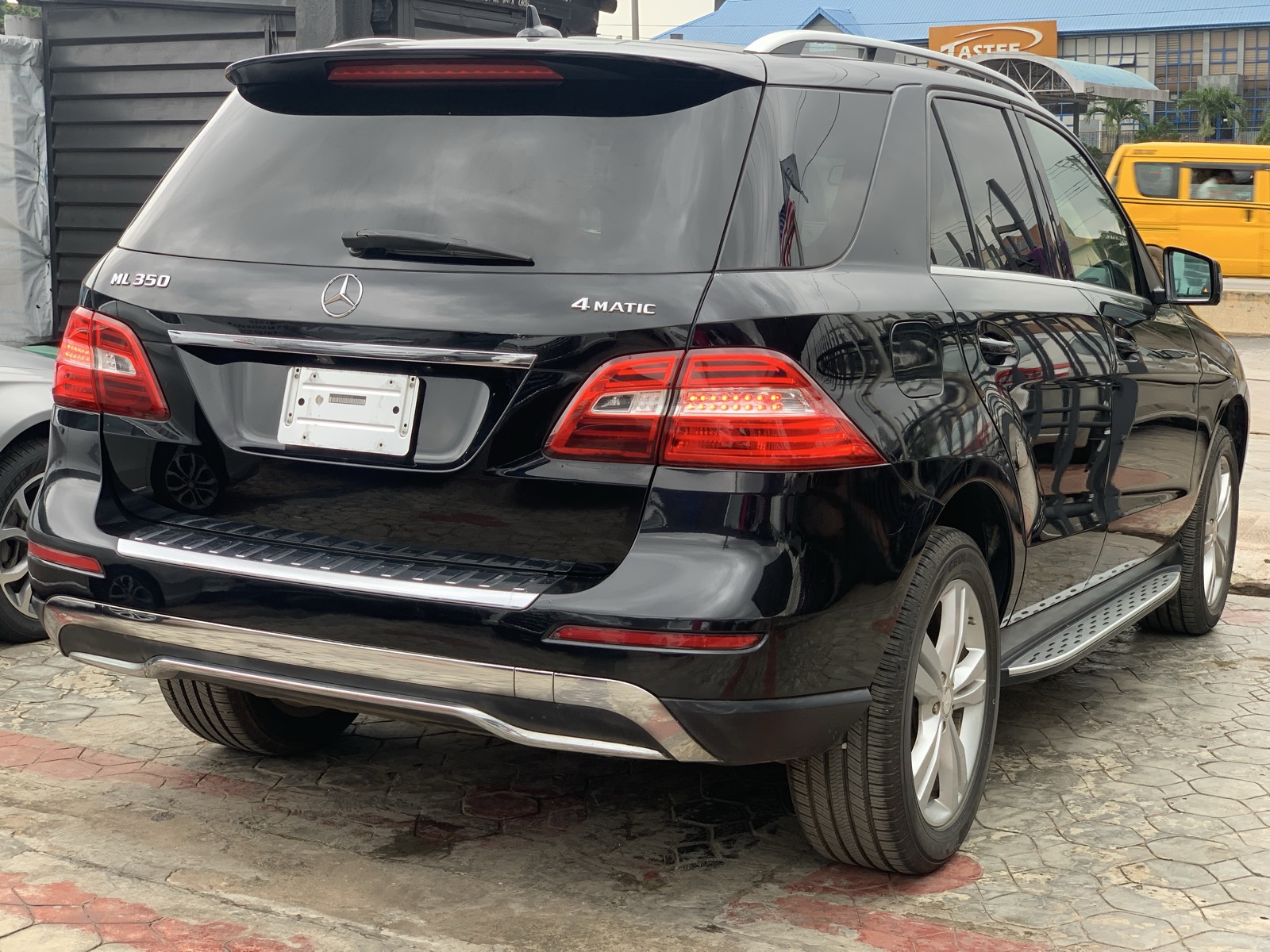 2012 Mercedes-Benz ML 350, Black SUV ML350