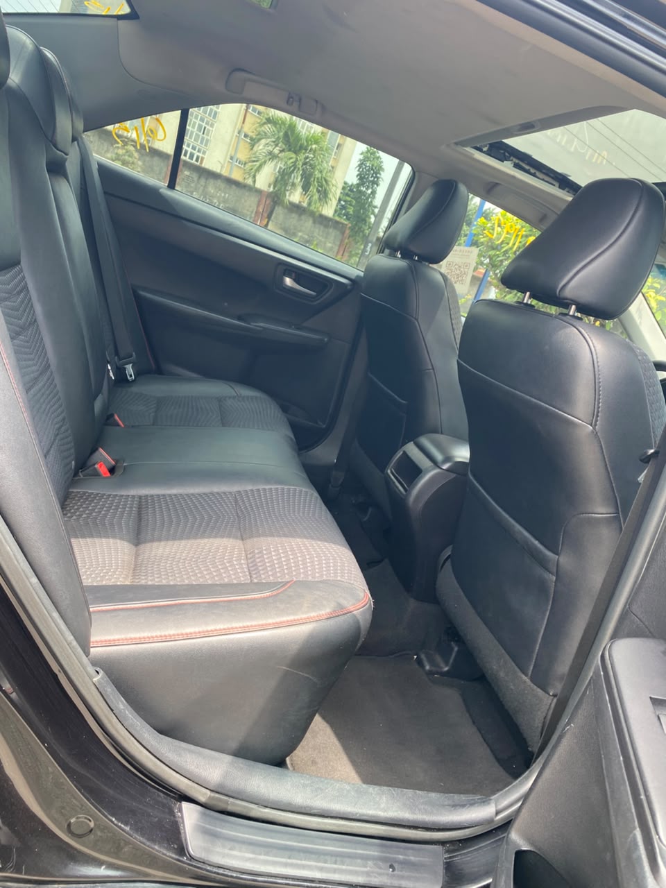 Toyota Camry SE Black Sedan