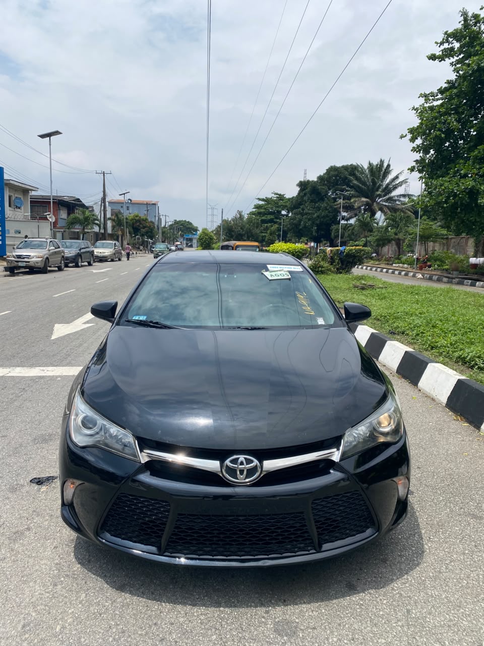Toyota Camry SE Black Sedan