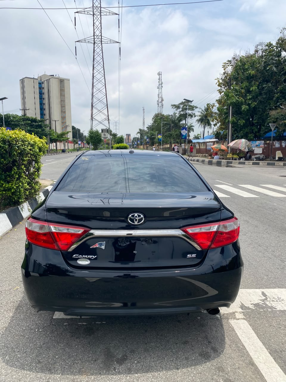 Toyota Camry SE Black Sedan