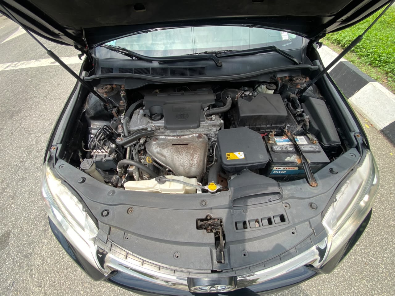 Toyota Camry SE Black Sedan