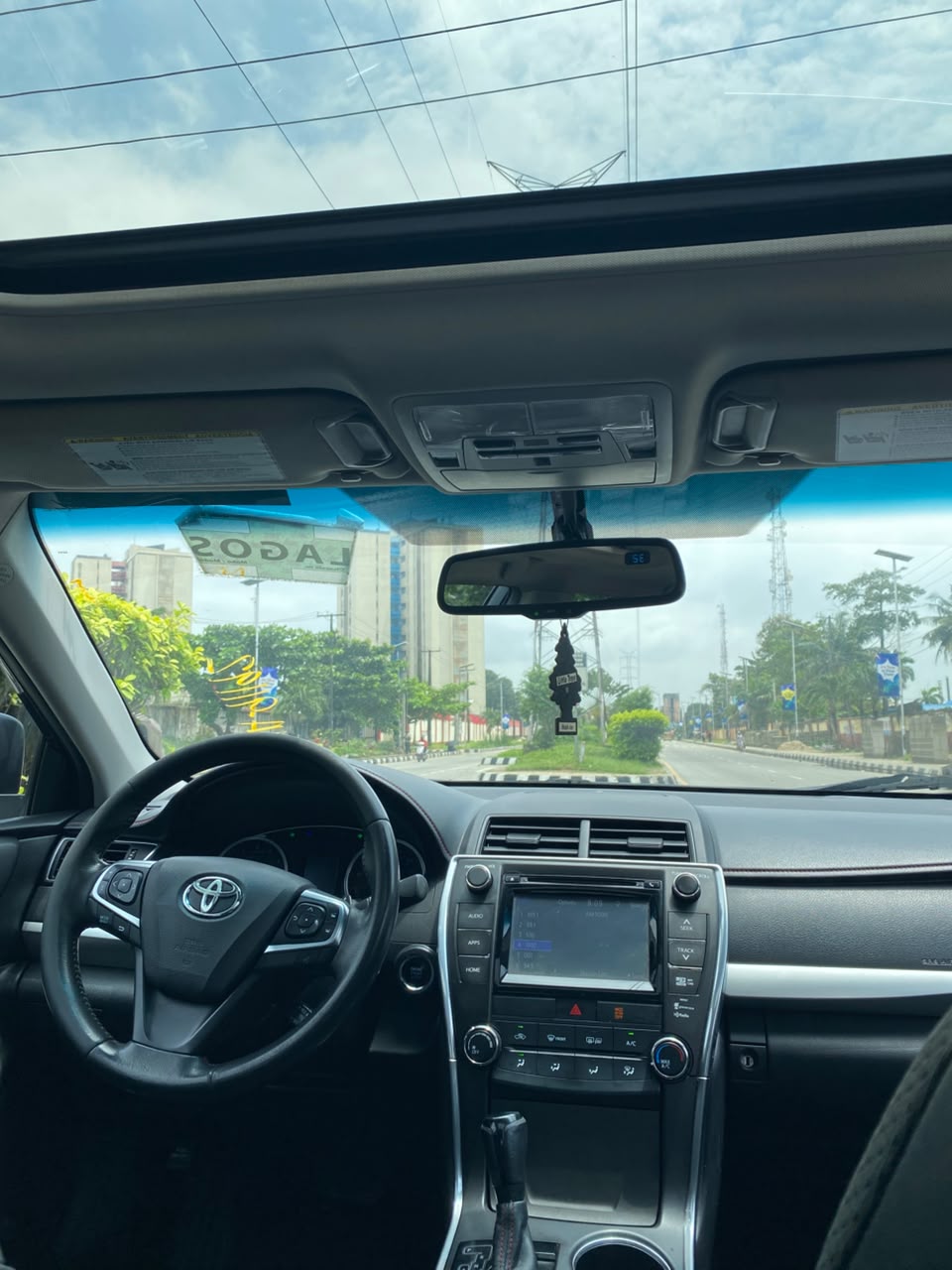 Toyota Camry SE Black Sedan