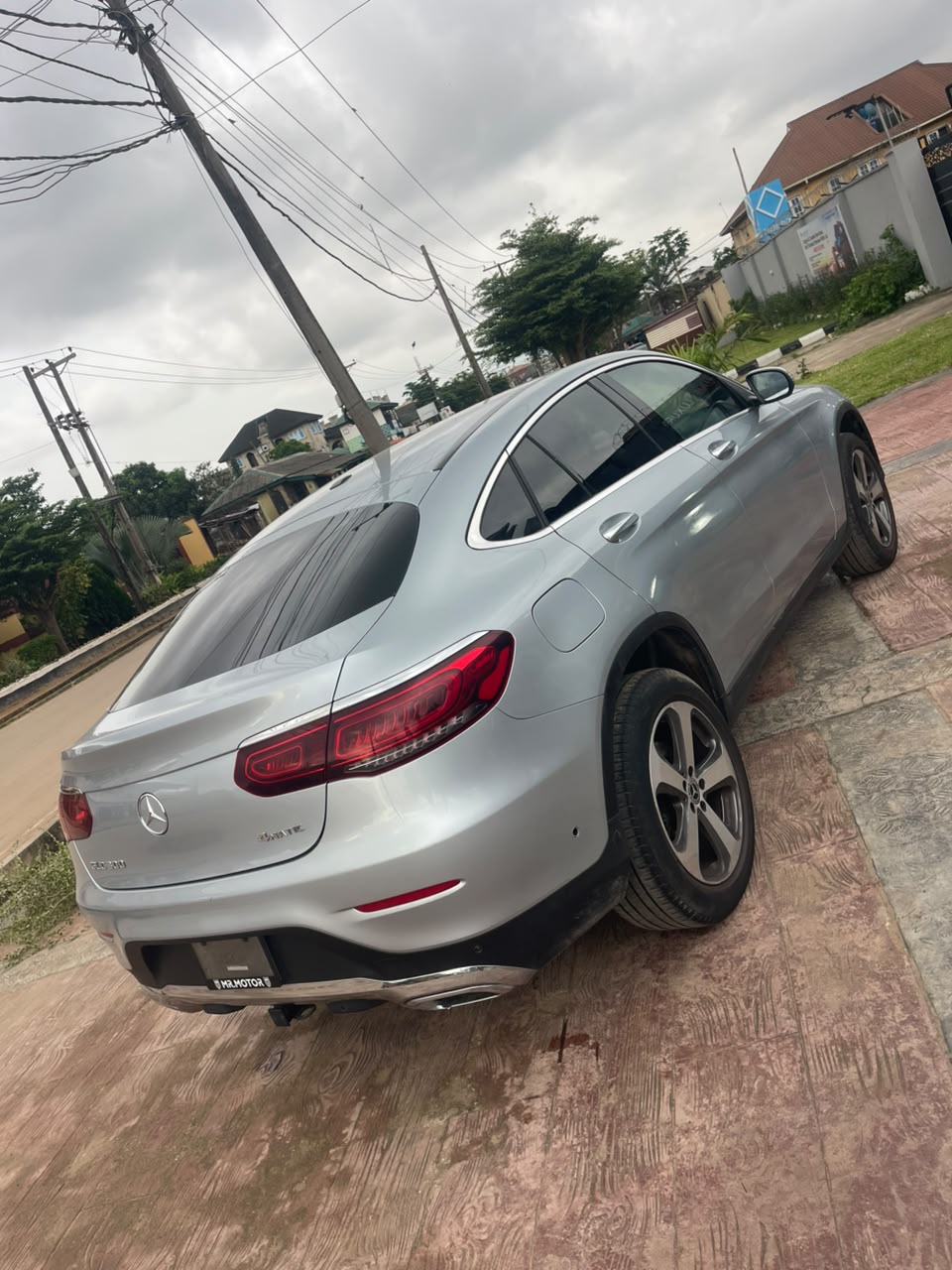 Mercedes-Benz GLC 300 Silver SUV GLC300
