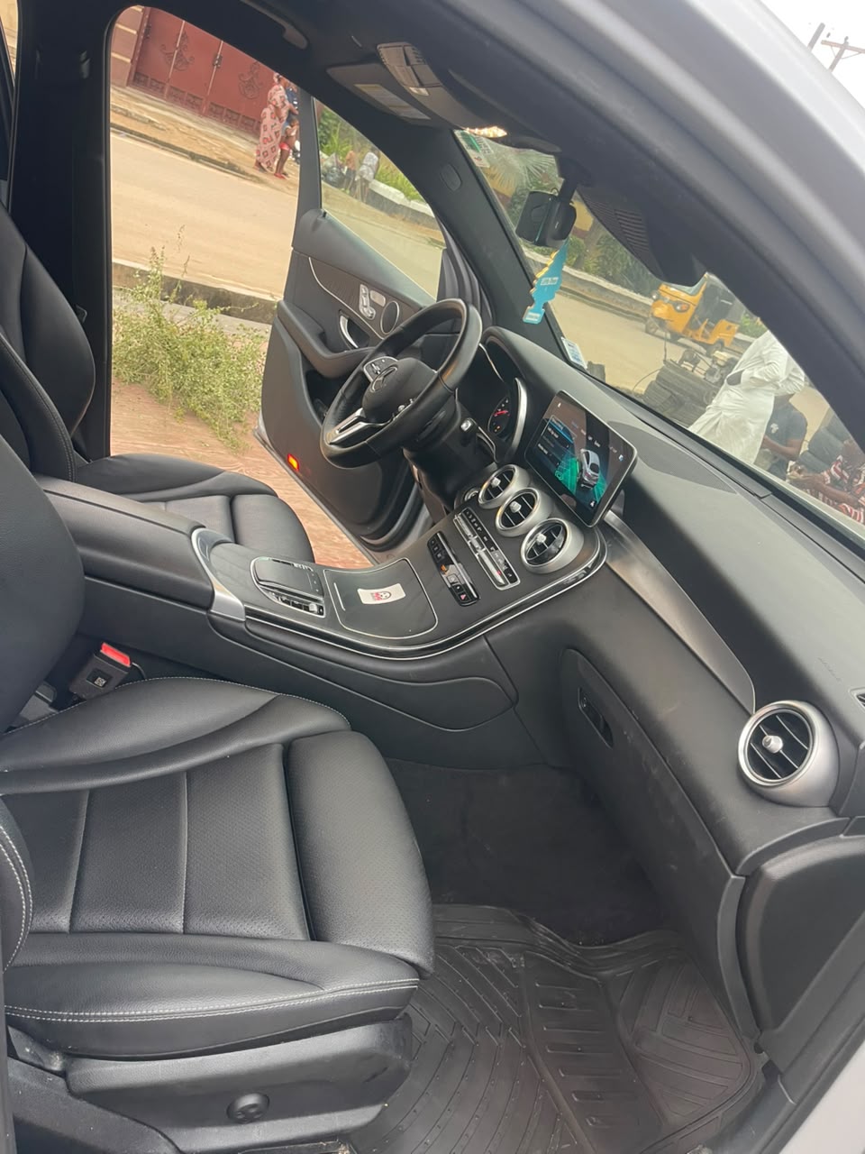 Mercedes-Benz GLC 300 Silver SUV GLC300