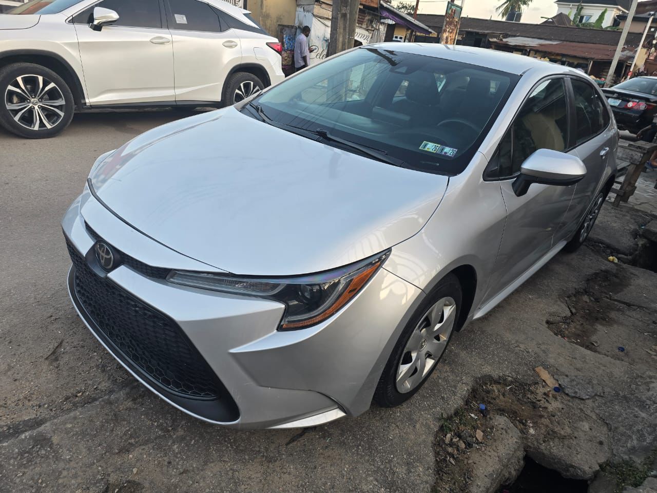 2022 TOYOTA COROLLA LE — photo 2
