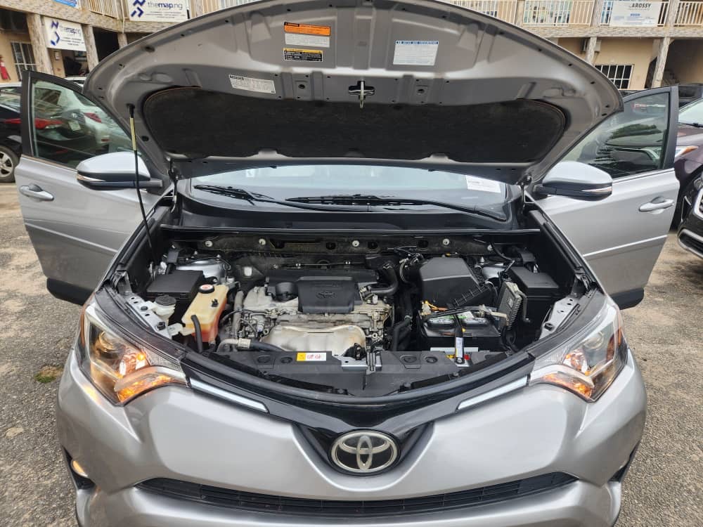 For sale 2018 rav4 limited — photo 5
