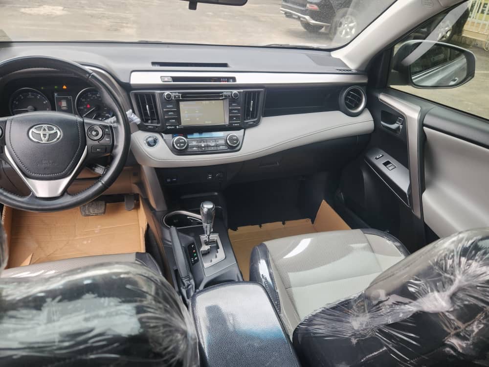 For sale 2018 rav4 limited — photo 10