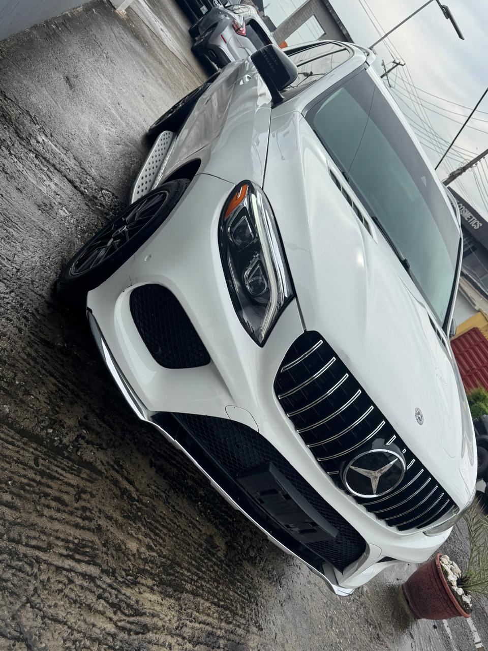Mercedes-Benz GLE 350 White SUV GLE350