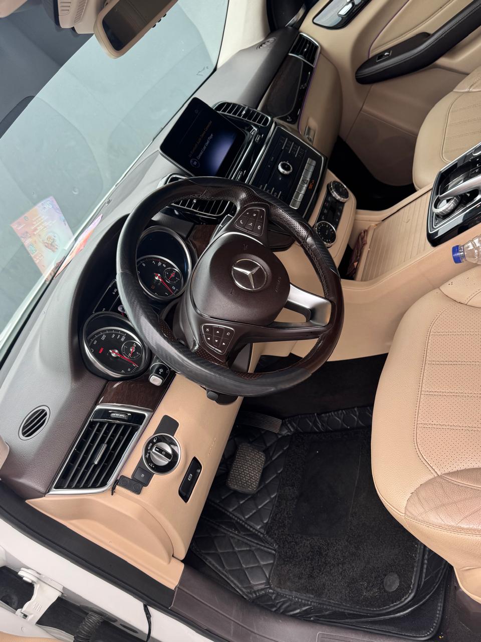 Mercedes-Benz GLE 350 White SUV GLE350