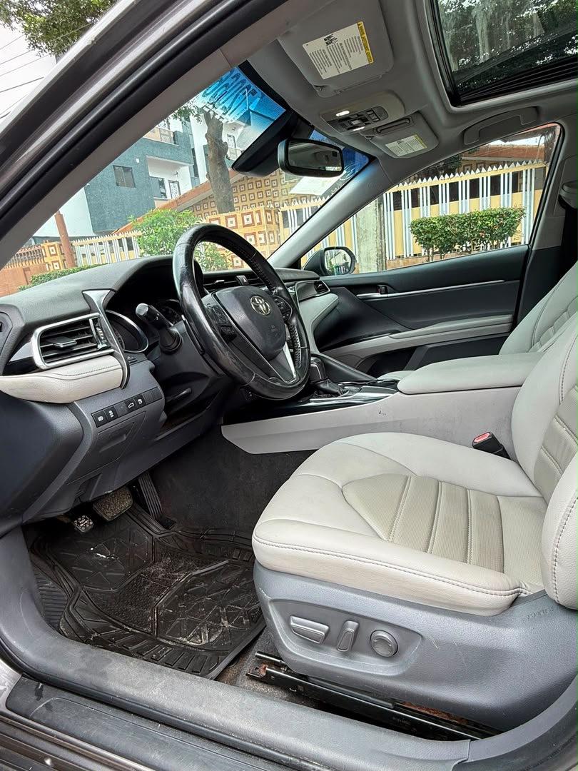 Toyota Camry 2020, Dark Grey Sedan