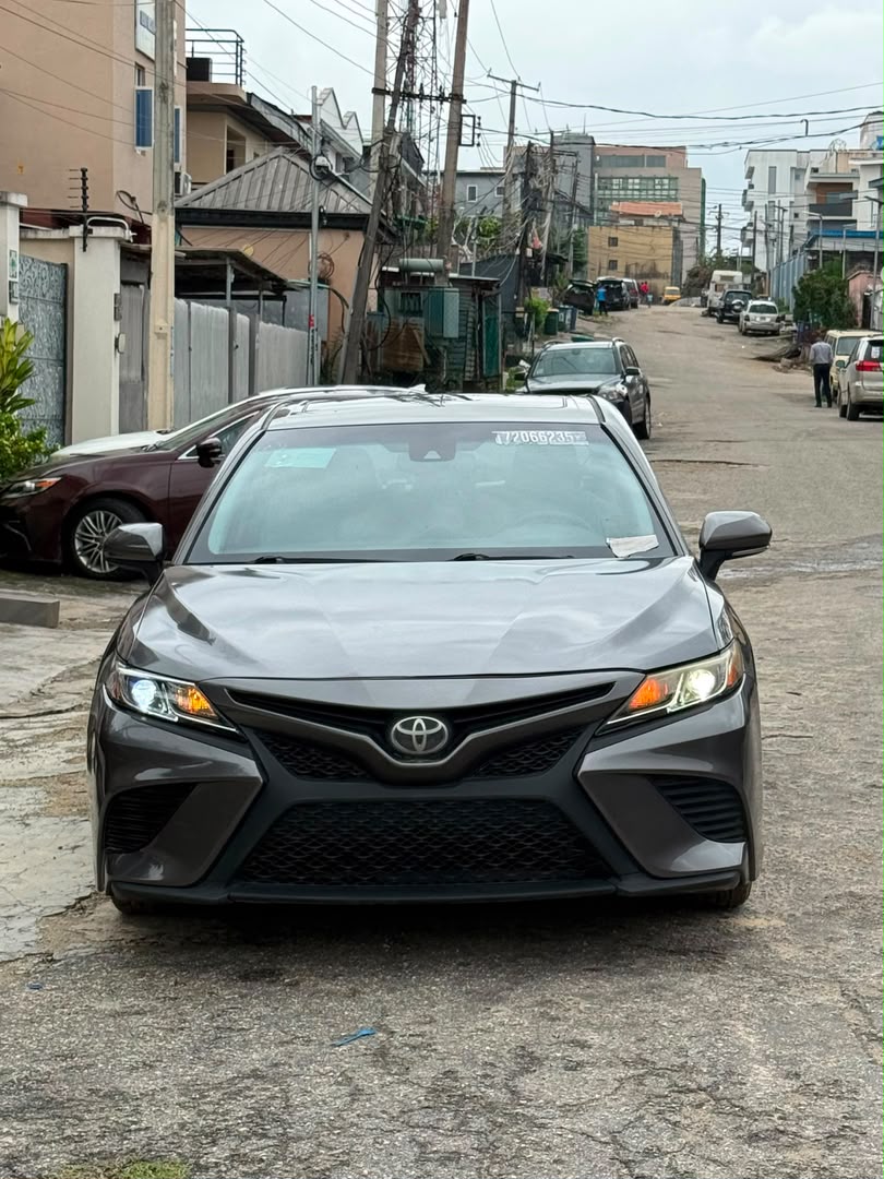 Toyota Camry 2020, Dark Grey Sedan