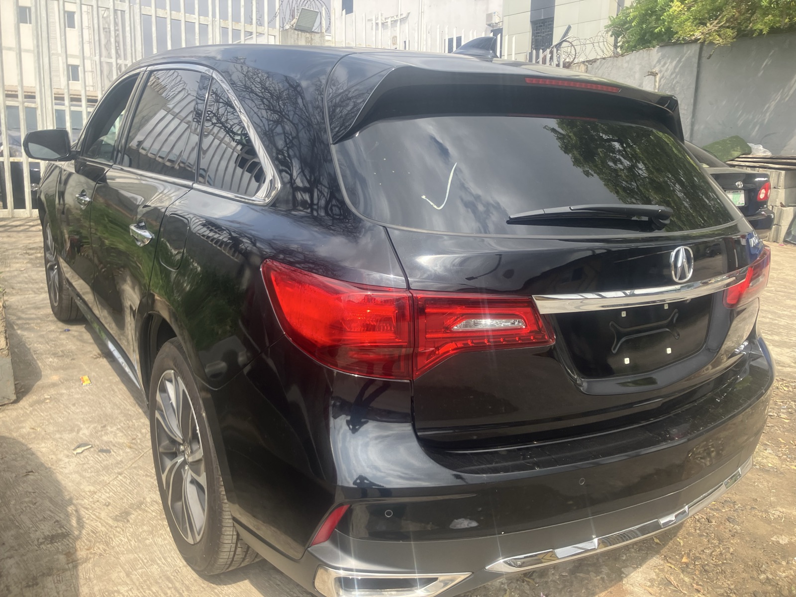 Acura MDX Black SUV with Alloy Wheels