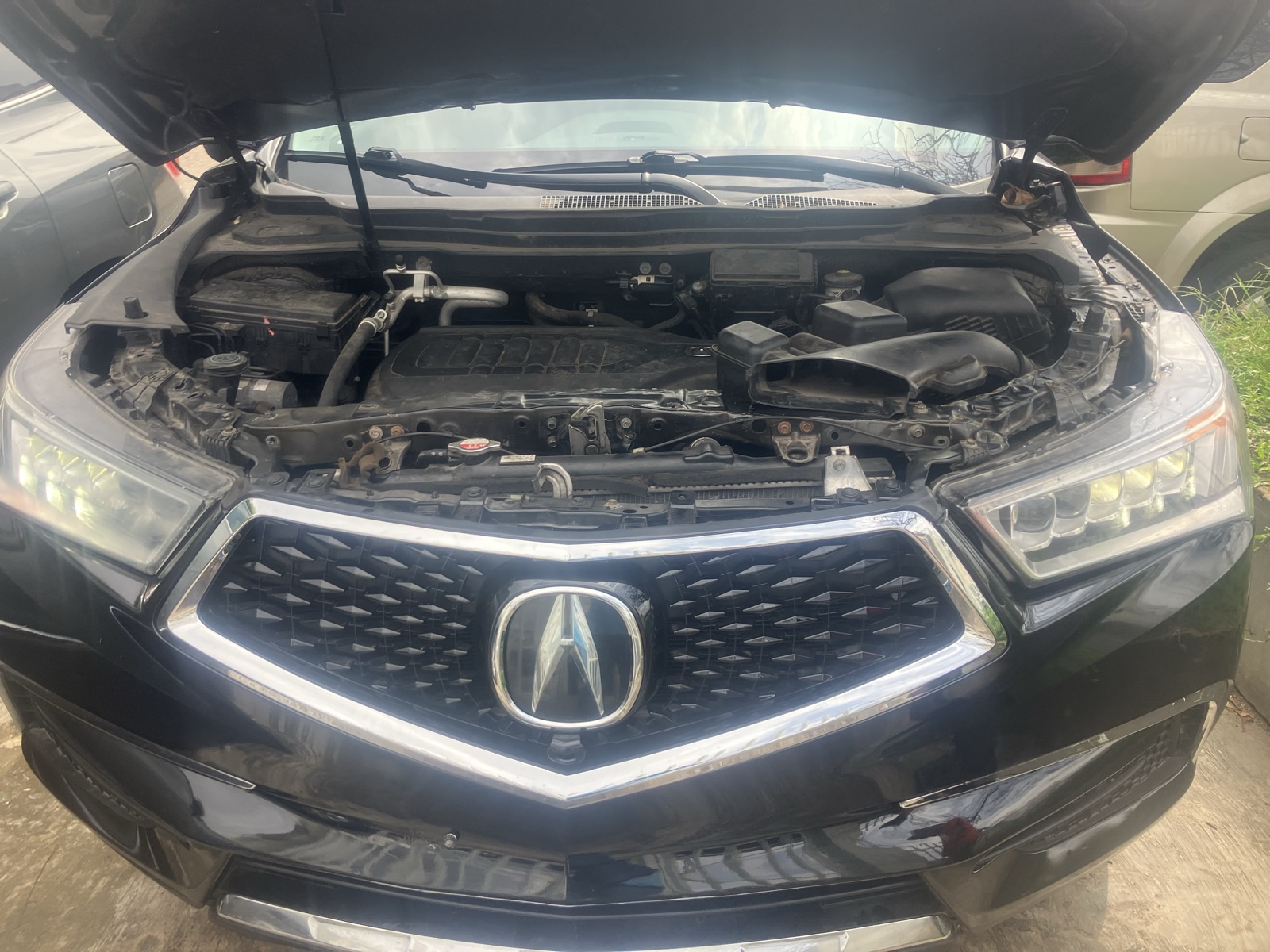 Acura MDX Black SUV with Alloy Wheels