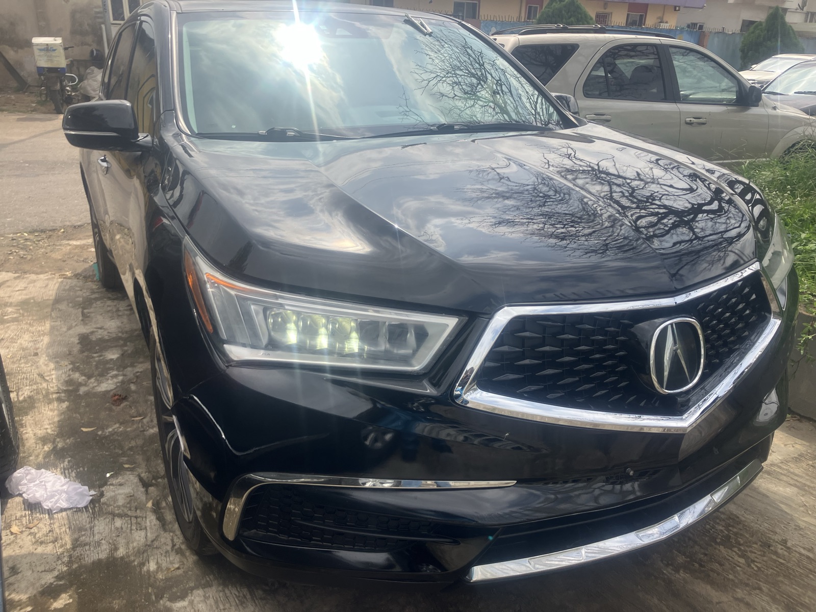 Acura MDX Black SUV with Alloy Wheels