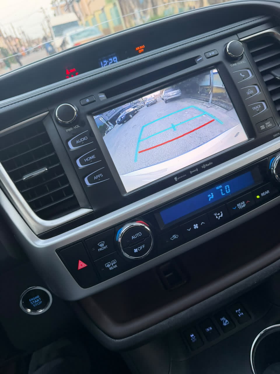 Toyota Highlander White XLE SUV with Sunroof
