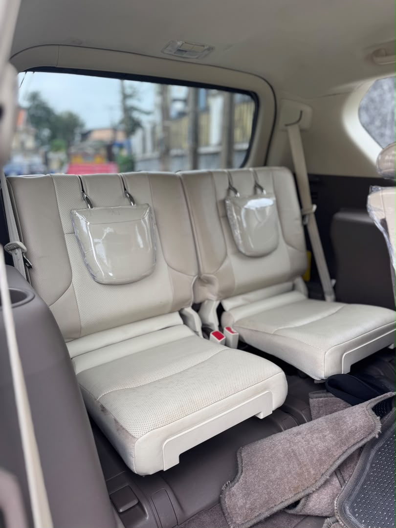 Lexus GX 450 Silver SUV — photo 3