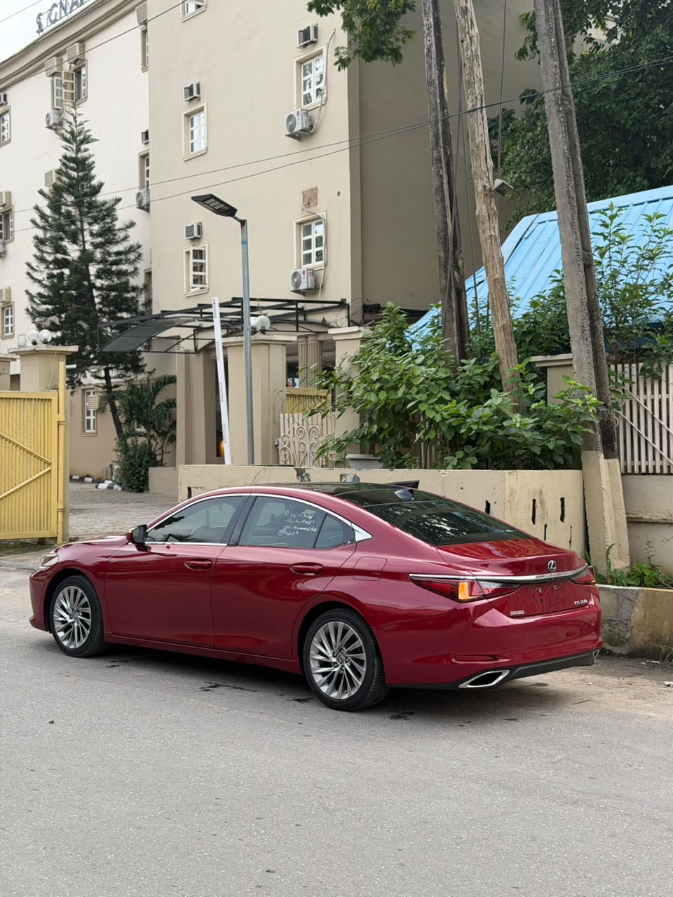 Lexus ES 350 Red Sedan with Sunroof — photo 6