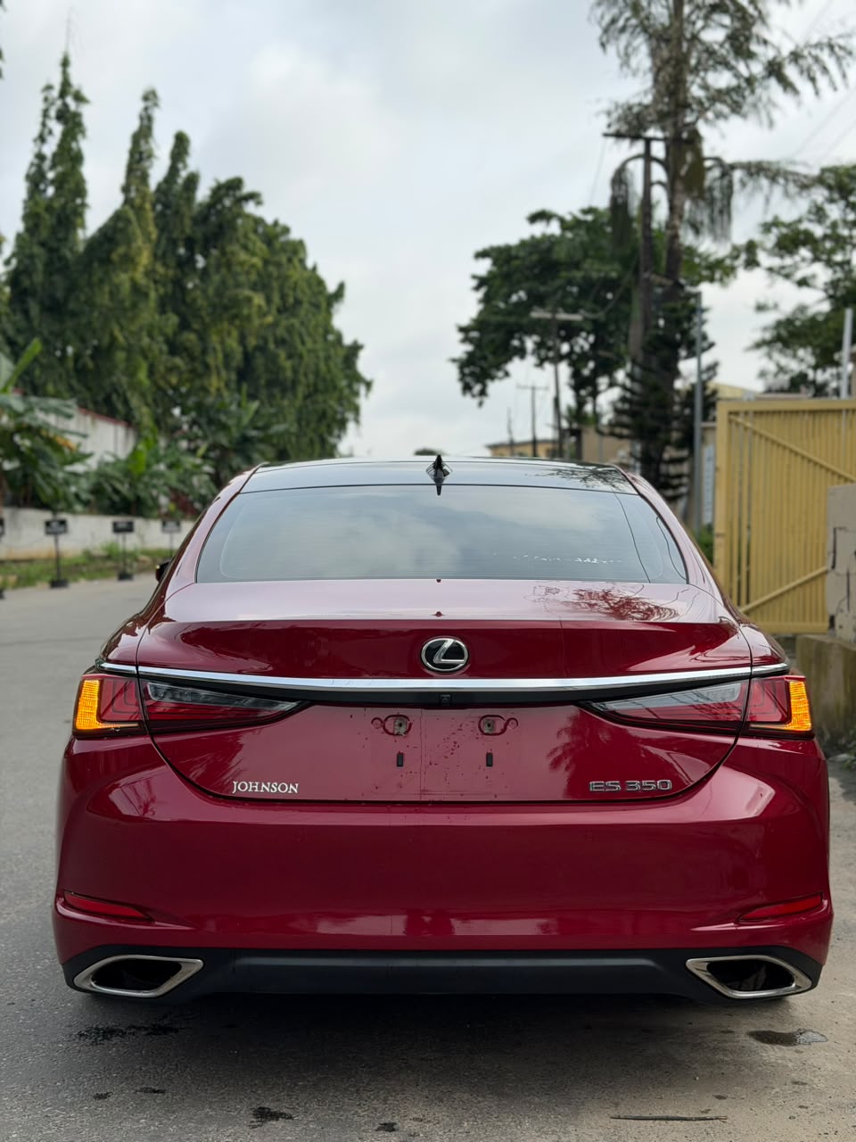 Lexus ES 350 Red Sedan with Sunroof — photo 8