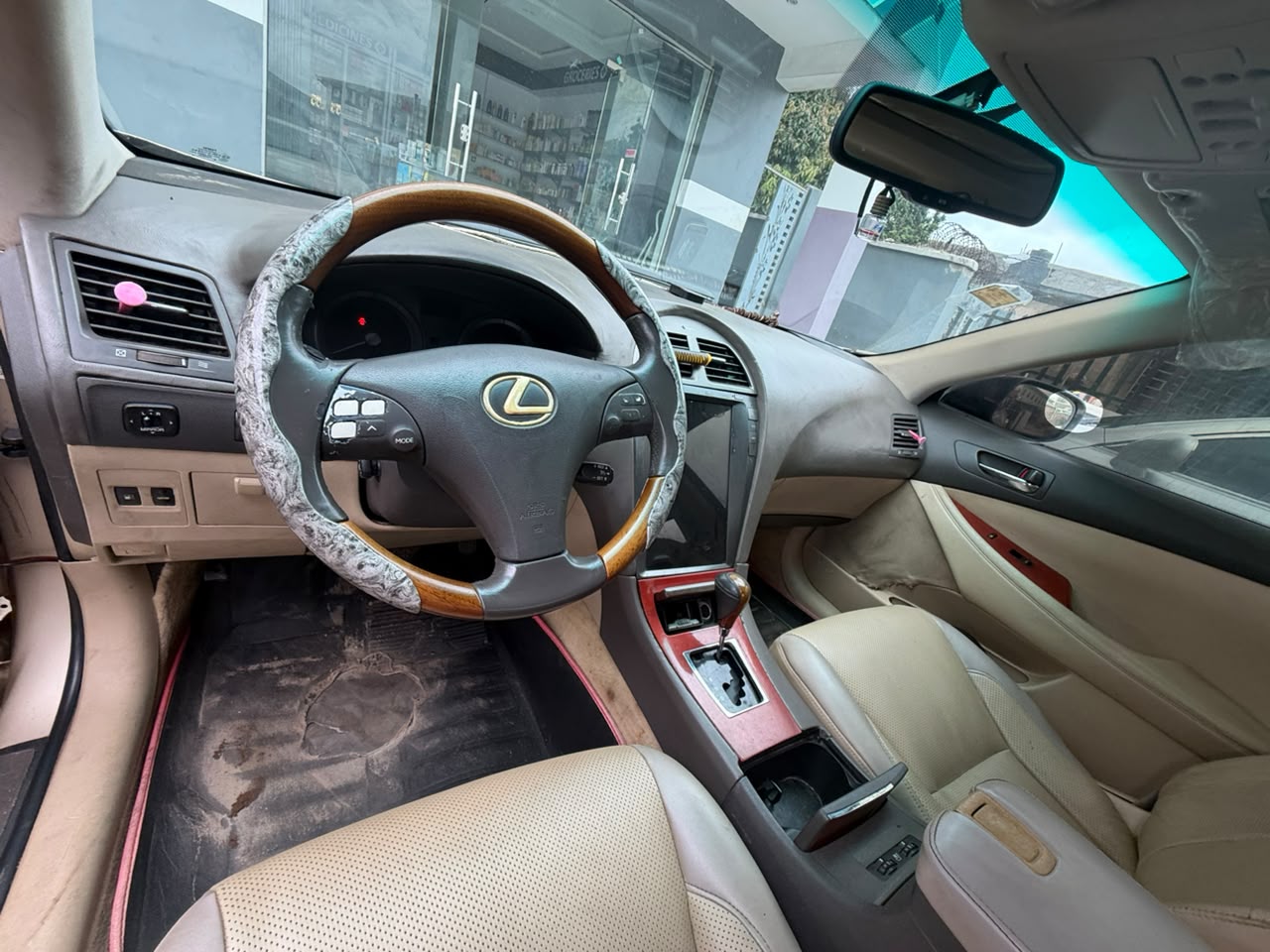 Lexus ES 350 Gold Sedan with Leather Interior