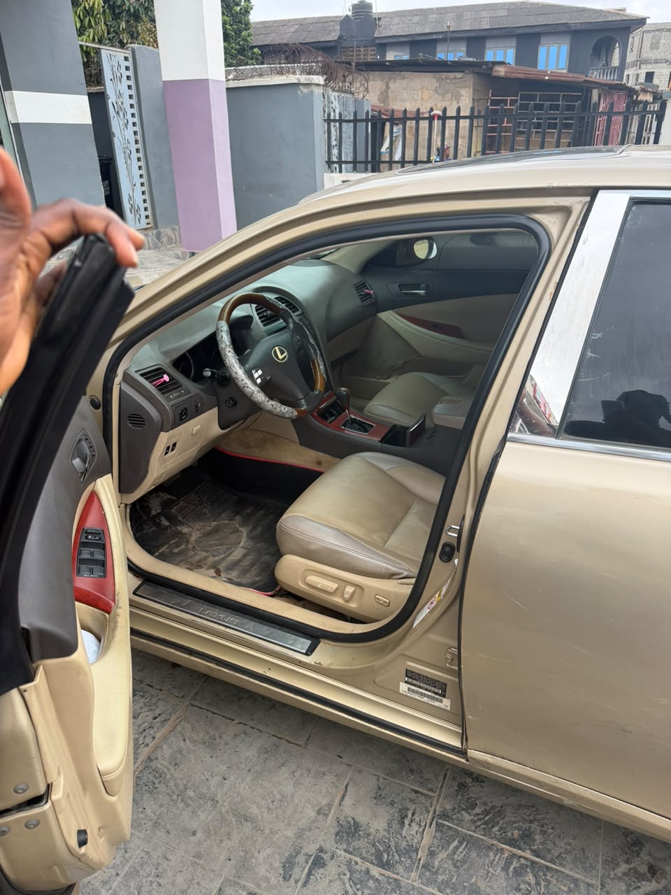 Lexus ES 350 Gold Sedan with Leather Interior