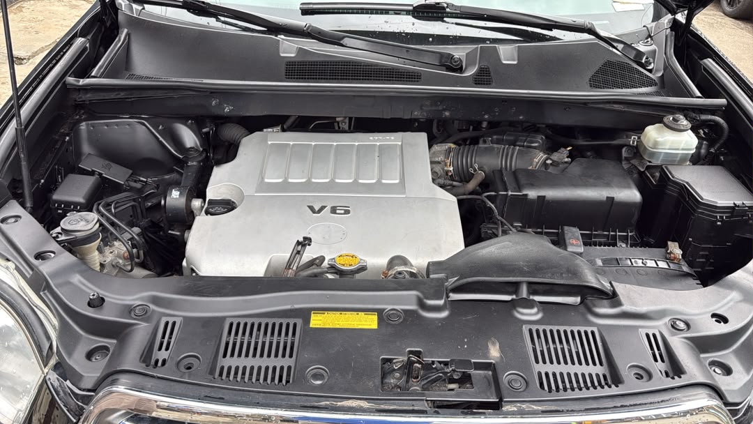 Toyota Highlander V6 SUV, Black — photo 5