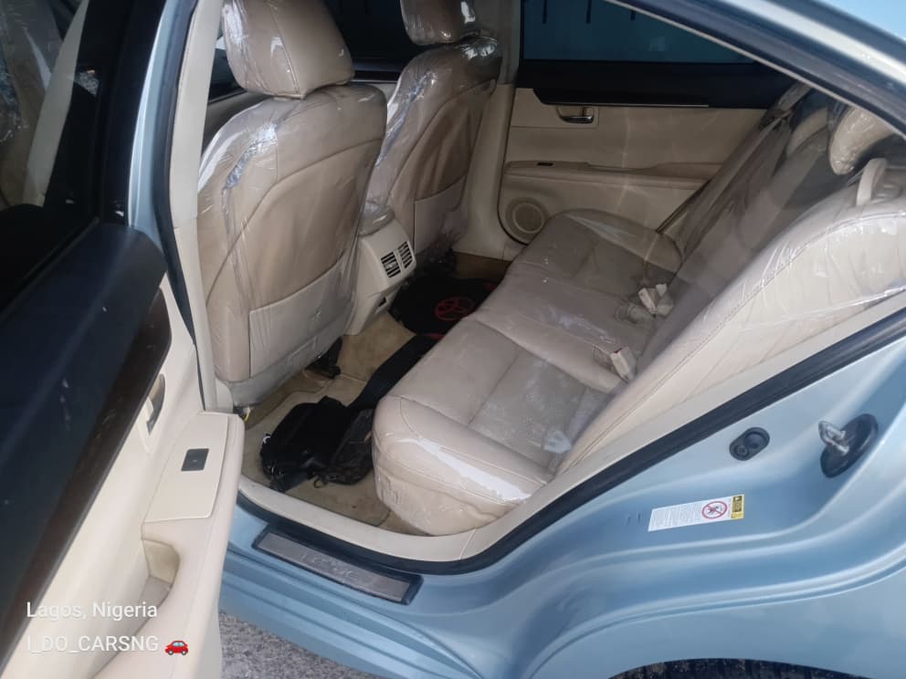 Lexus ES 350, Light Blue Sedan