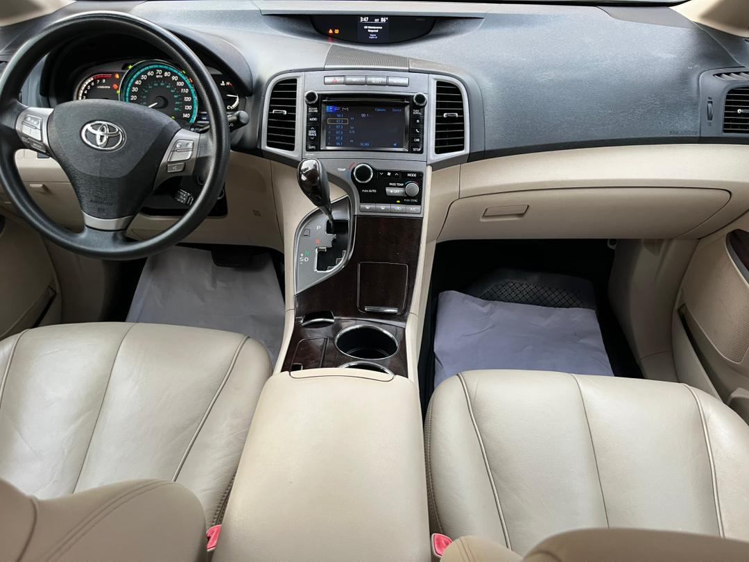 Toyota Venza Brown SUV with Leather Seats