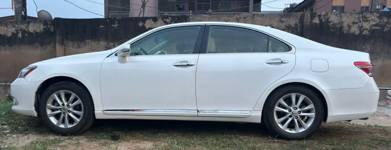 Lexus ES 350 White Sedan