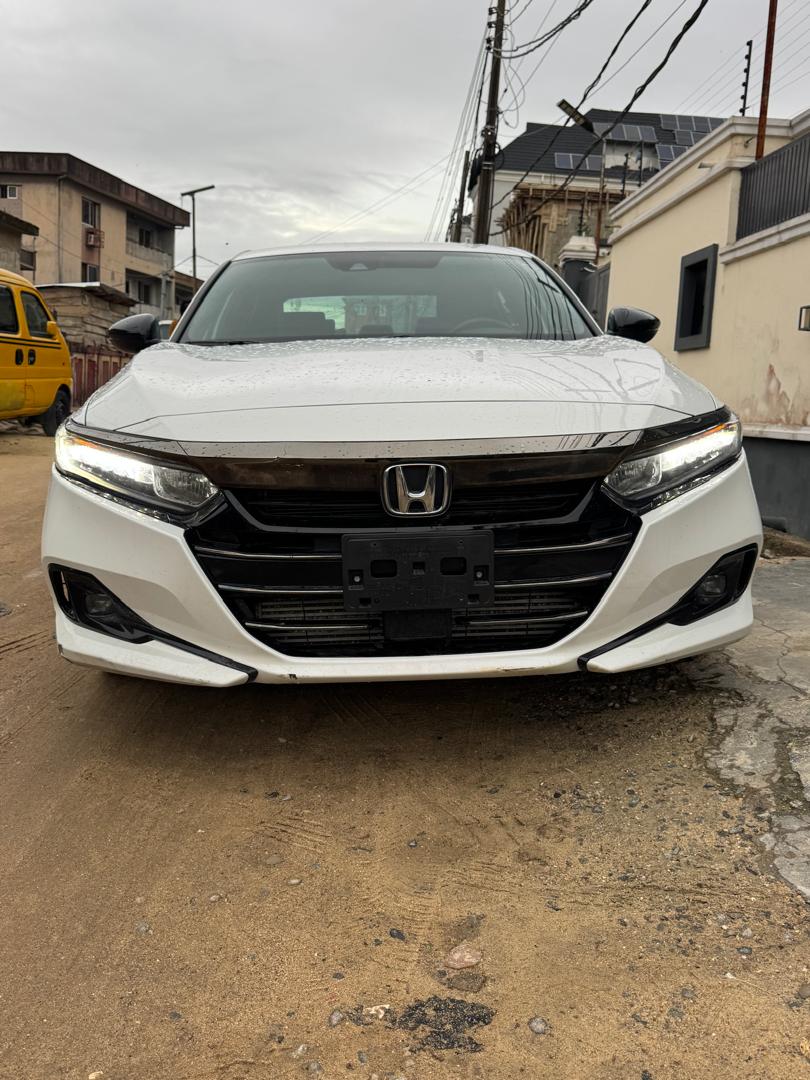 Honda Accord SE White Sedan